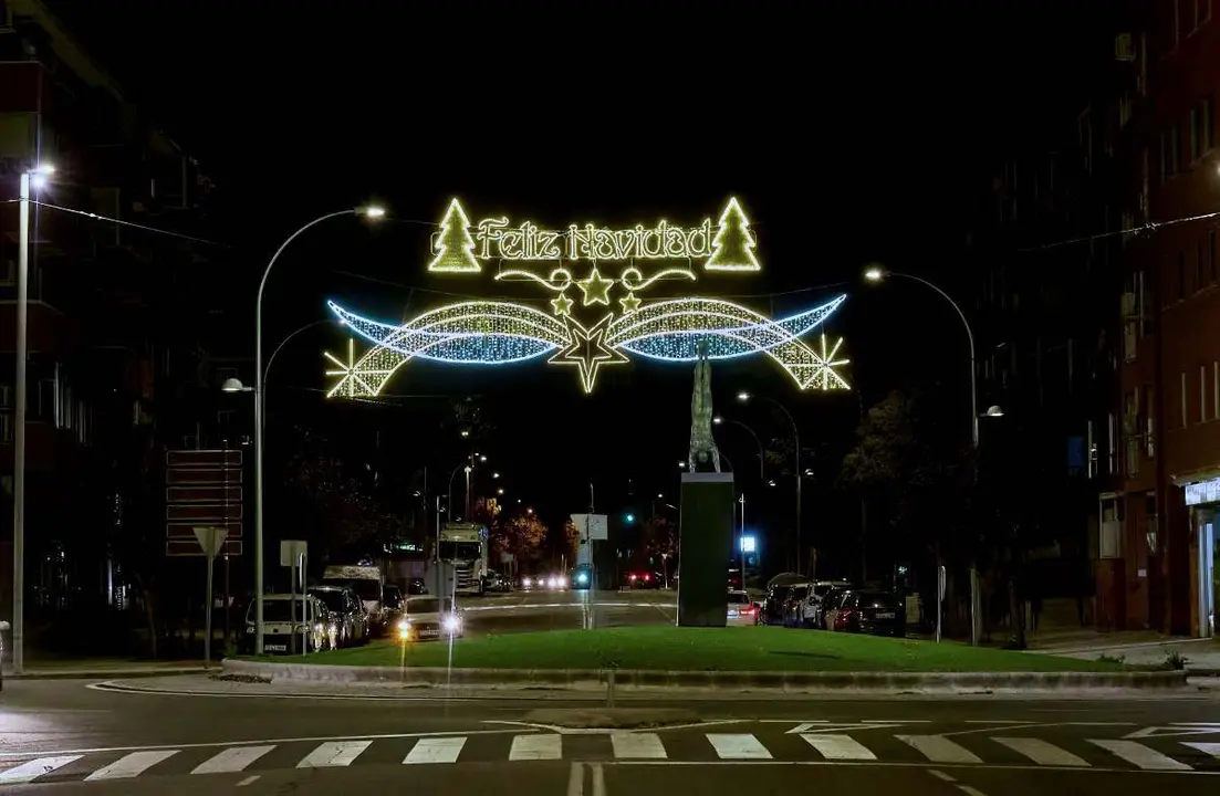 Conjunto escultórico, obra de Enrique de Lucas Tortajada. Calles Río Alberche y Río Valdeyernos. Foto Juan Antonio Navarro