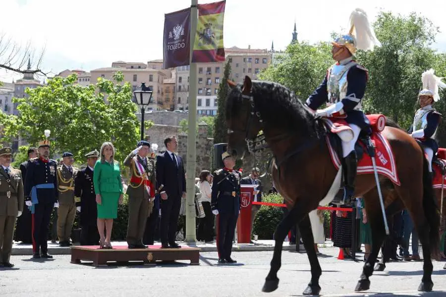 11 de mayo. Velázquez muestra su agradecimiento y orgullo por recibir a la Guardia Real en Toledo, un ejemplo de amor y fidelidad a España