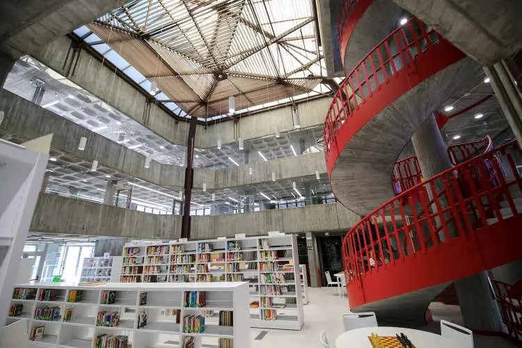 Biblioteca-1-scaled