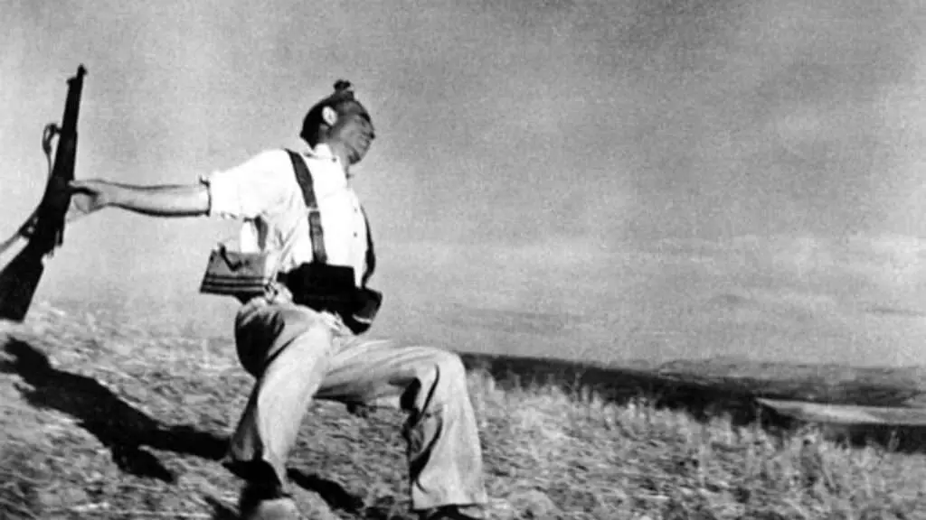 La-iconica-fotografia-llamada-Muerte-de-un-miliciano-realizada-durante-la-Guerra-Civil-Espanola-1024x576