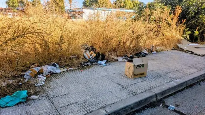 Fotografia-basura-calle-Tomillo-1536x864