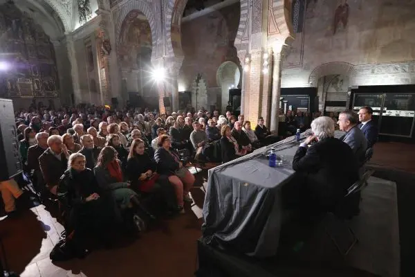 conferencia-luz-de-europa-8.06-11-25