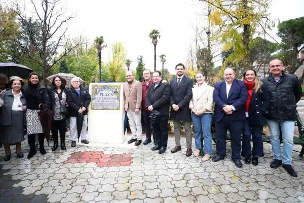 El-alcalde-Jose-Julian-Gregorio-inaugura-la-plaza-Julio-Mayo-Bodas-Talavera-de-la-Reina-scaled