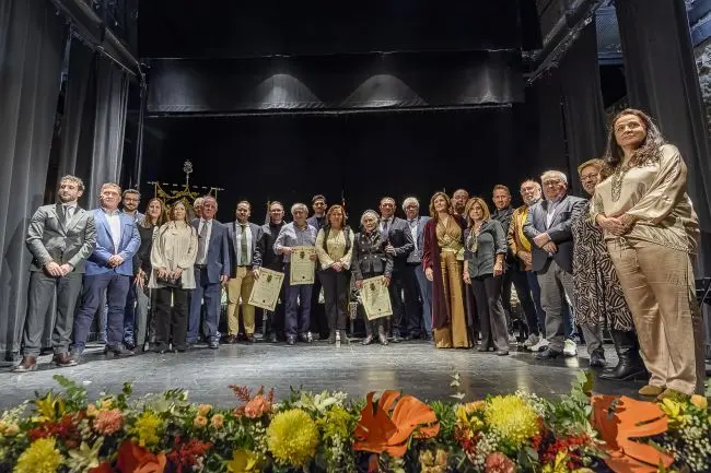 Cedillo honores y distinciones Galvez