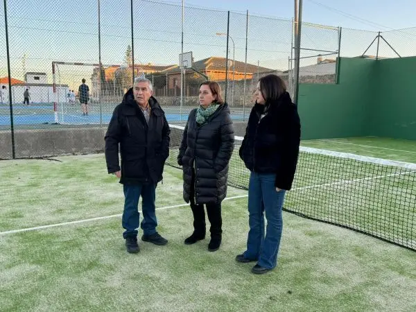 Cedillo visita pistas deportivas Casasbuenas