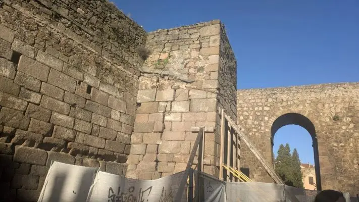 Muralla calle carnicer&iacute;as