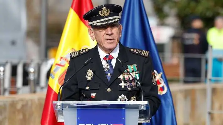 Dimisi&oacute;n de DAO