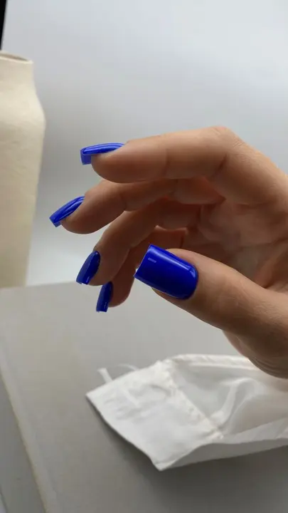 Dise&ntilde;o de u&ntilde;as en tendencia, combinando elegancia y modernidad. Perfectas para quienes buscan un look actual y profesional.