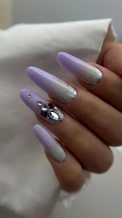 U&ntilde;as con dise&ntilde;o personalizado adaptado a cada estilo. Manicura profesional pensada para realzar la belleza de tus manos.