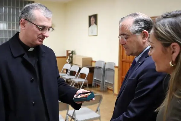 El-alcalde-de-Talavera-Jose-Julian-Gregorio-visita-la-parroquia-de-Patrocinio-San-Jose-Maipi-Guerrero-scaled