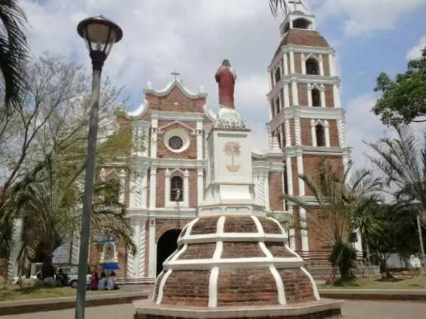 Catedral de San Pedro en la ciudad de Tuguegarao en Filipinas