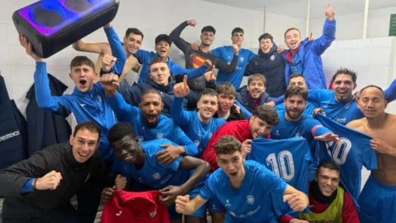 Los chicos del Benque celebrando la victoria