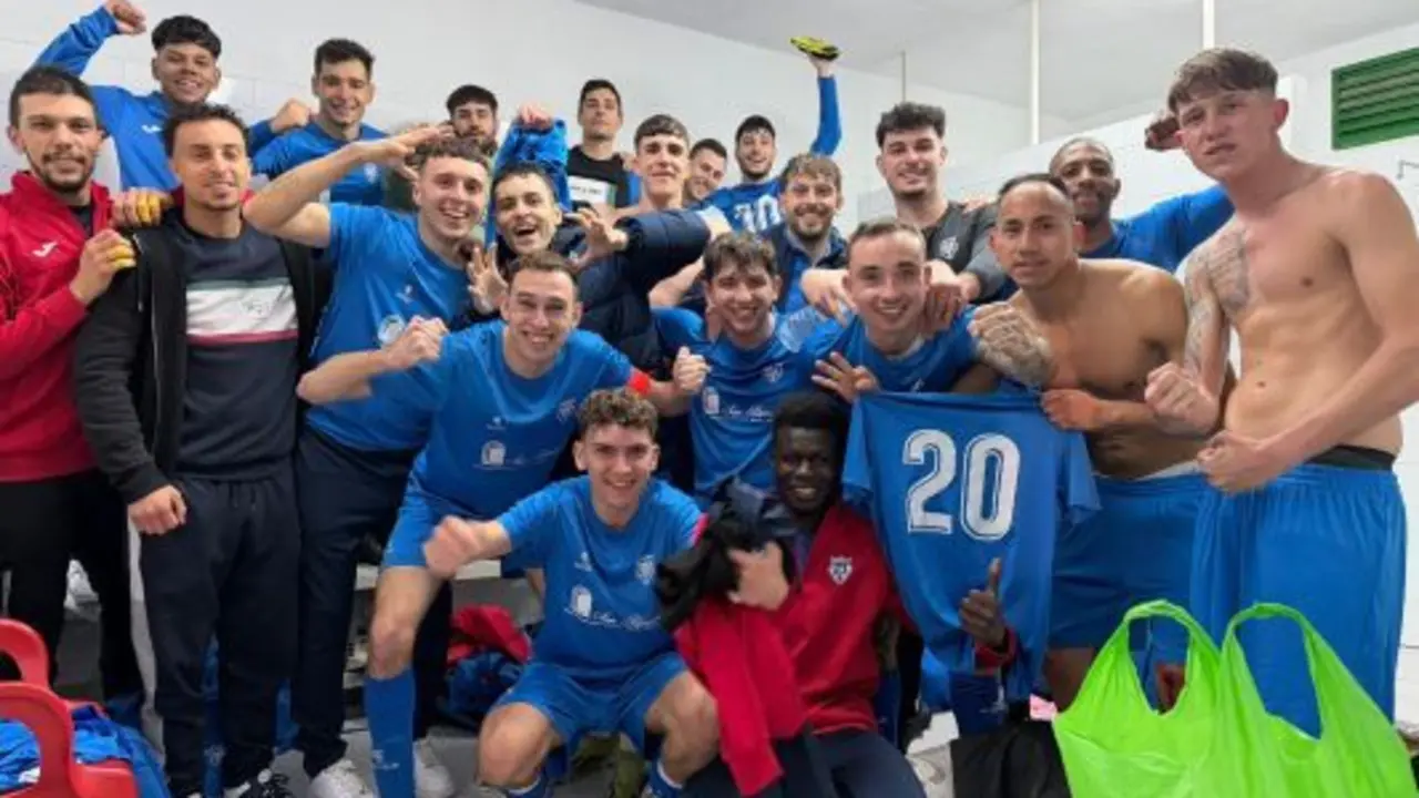 Los jugadores del Benque celebrando la victoria