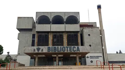 Biblioteca Municipal Almudena Grandes