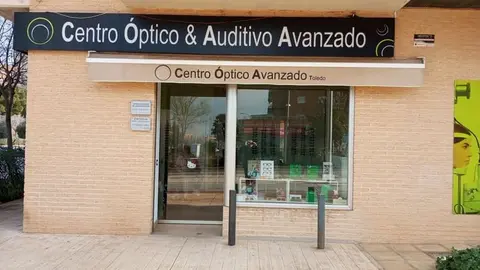 Fachada principal Centro Óptico Avanzado