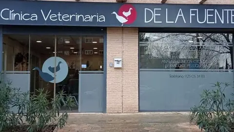Clínica Veterinaria de la Fuente. Fachada principal