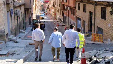 Carlos Velazquez visita obras zona de las Virgene