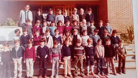 Alumnos de Maristas en las tradicionales fotos que se realizaban cada año. 1981