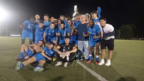 Los jugadores del Benque celebran la victoria