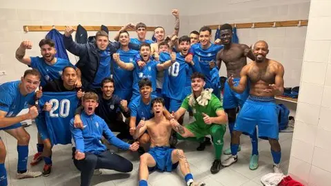 Los chicos del Benque celebrando la victoria