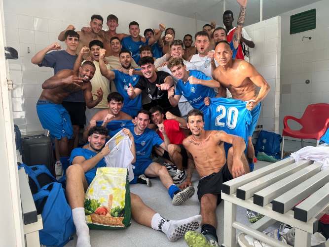 Los chicos celebrando la victoria
