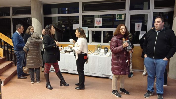 Asistentes al acto una vez concluida la presentación del libro